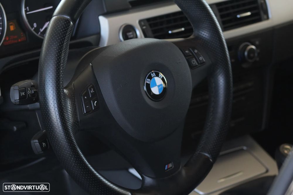 BMW 318 d Line Sport - 28