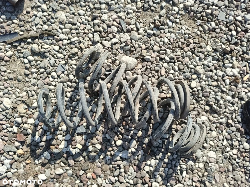 VW TOURAN I 1.6 FSI KOMPLET SPRĘŻYN TYŁ TYLNE LEWA PRAWA - 1