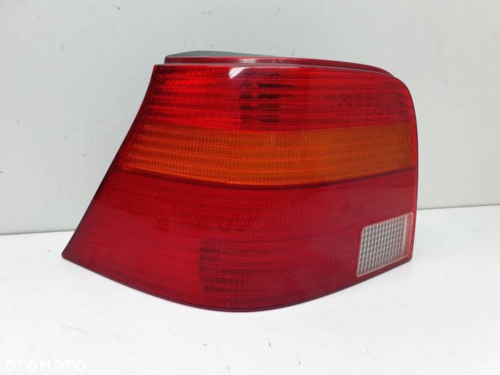 LAMPA TYŁ TYLNA LEWA W BŁOTNIK VW GOLF IV EU 1J6945095Q - 2