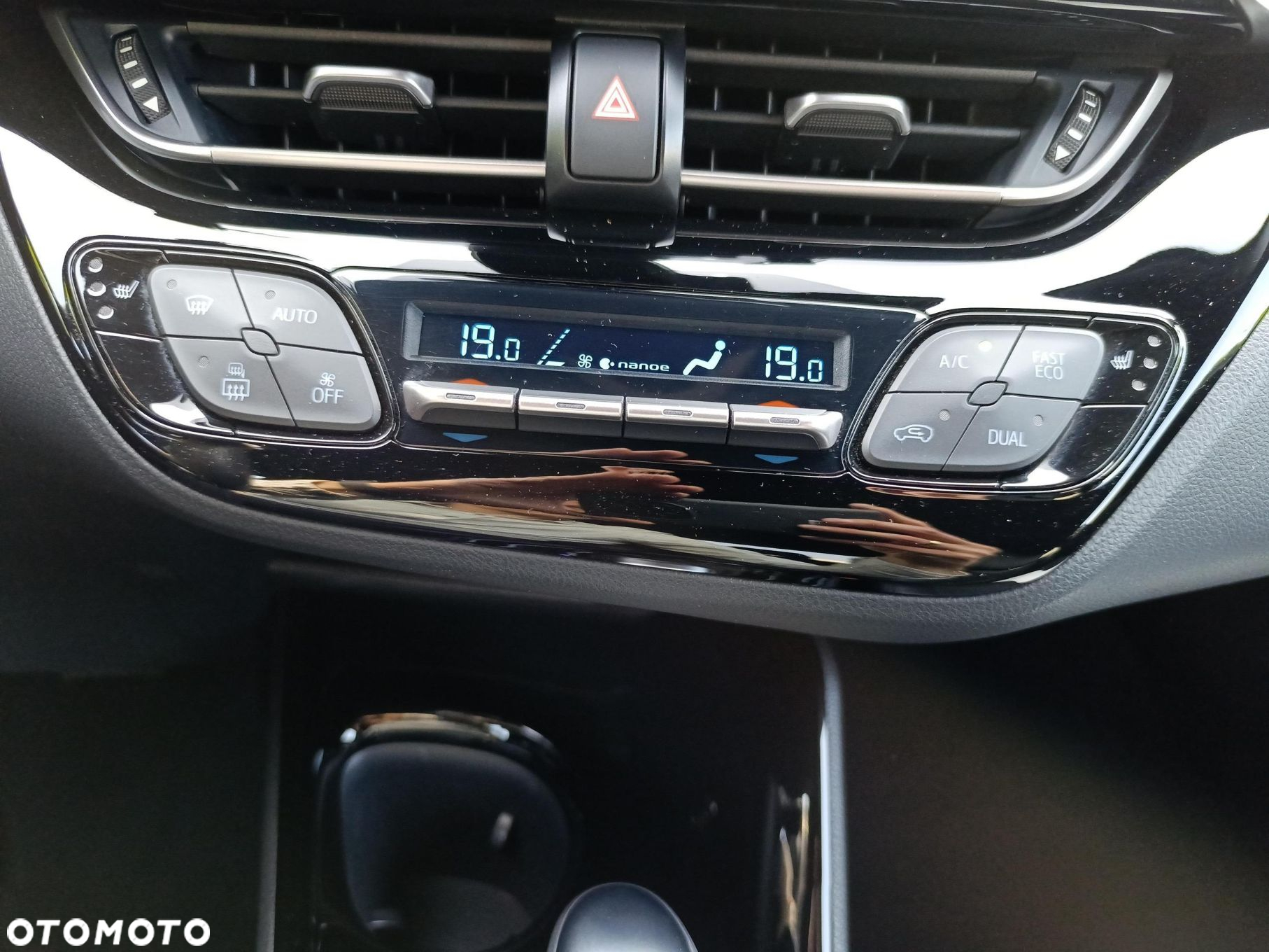 Toyota C-HR - 16