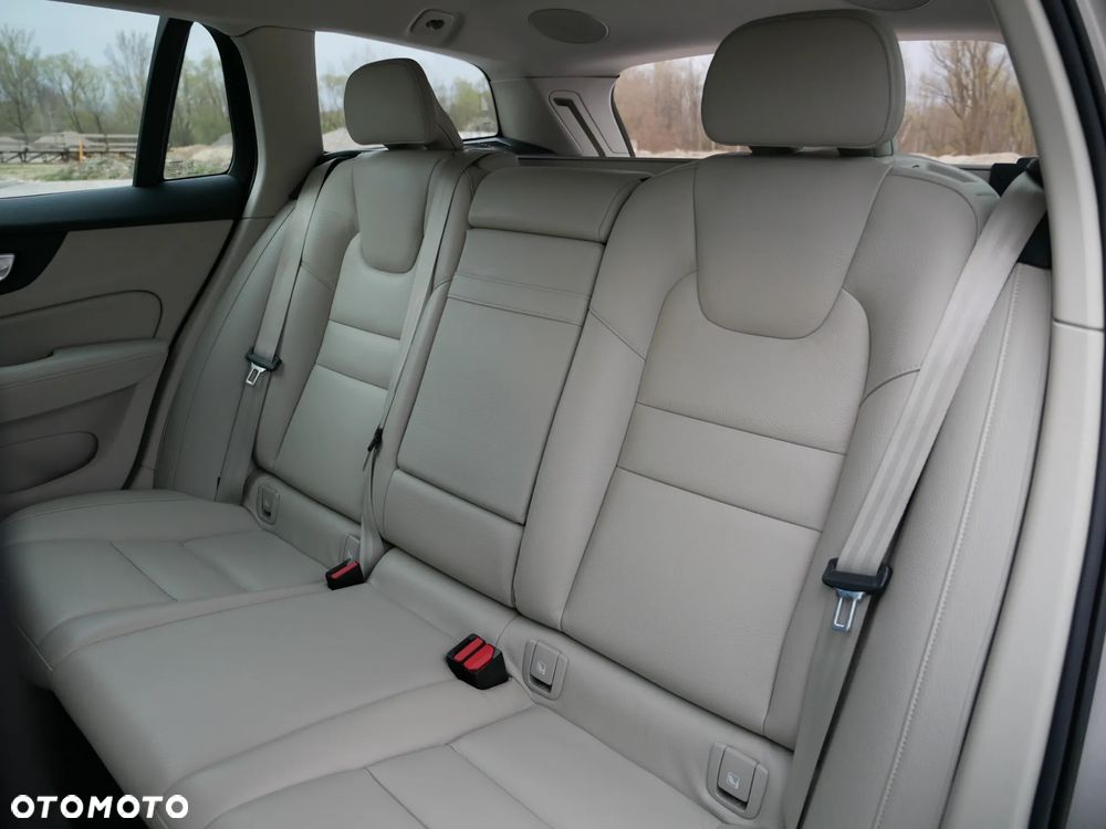 Volvo V60 B5 B AWD Inscription - 14