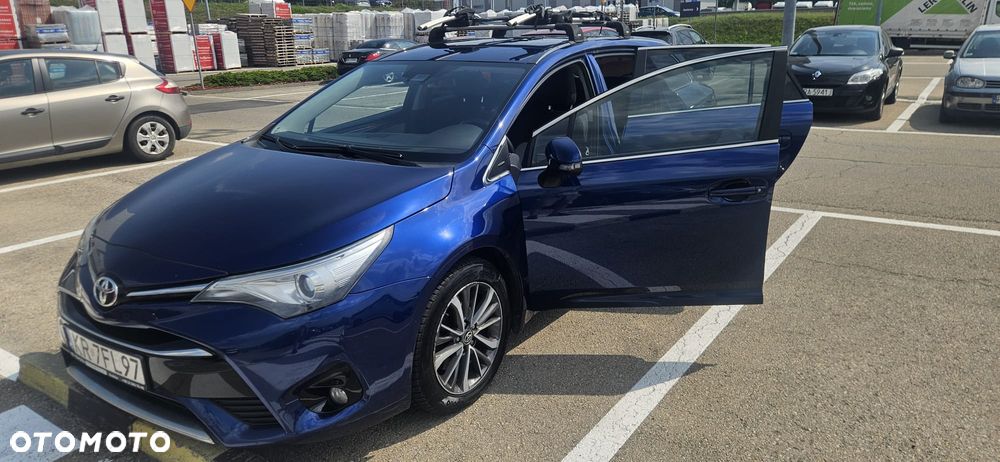 Toyota Avensis 2.0 D-4D Premium - 2