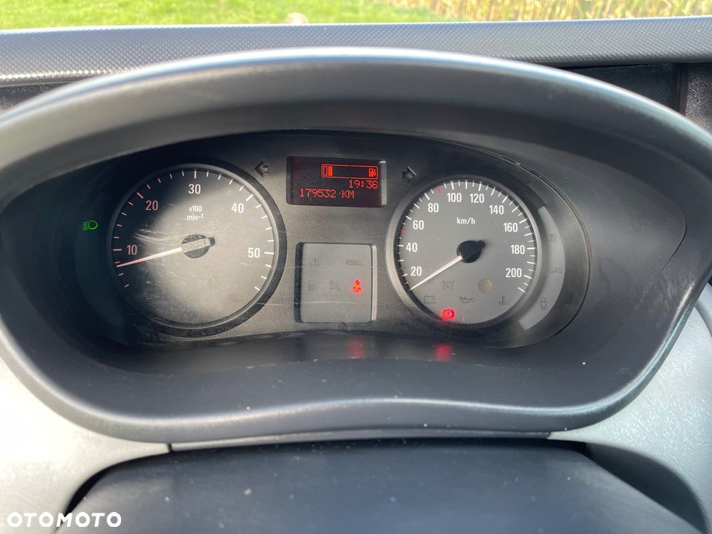 Opel Vivaro - 23