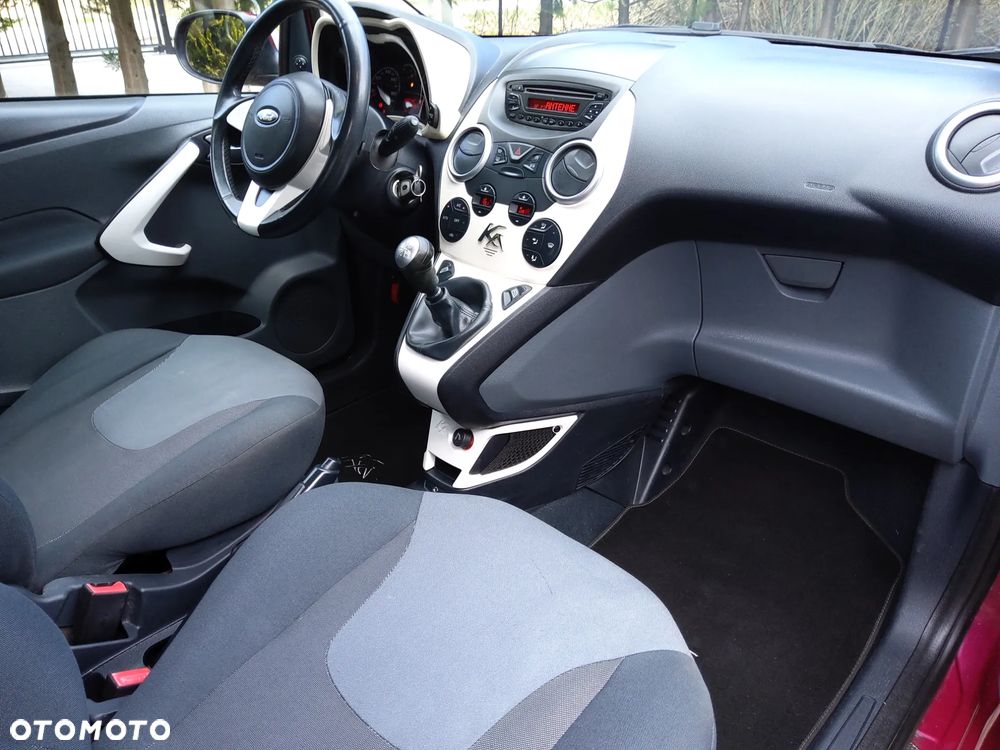 Ford KA 1.2 Titanium (air4) - 12