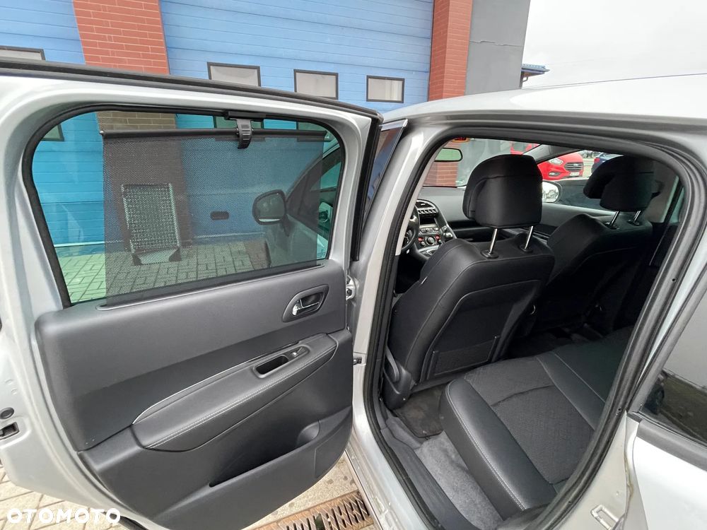 Peugeot 3008 HDi FAP 150 Platinum - 24