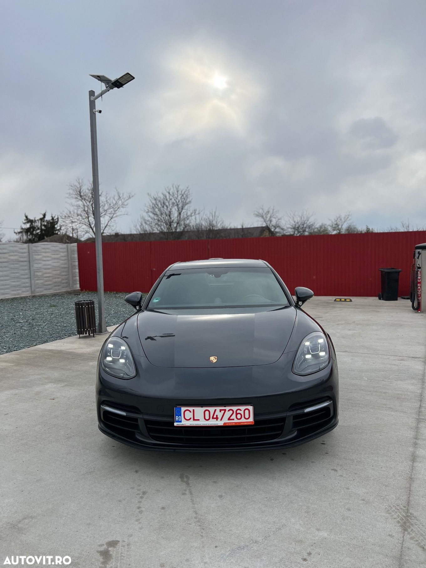 Porsche Panamera 4 E-Hybrid - 1