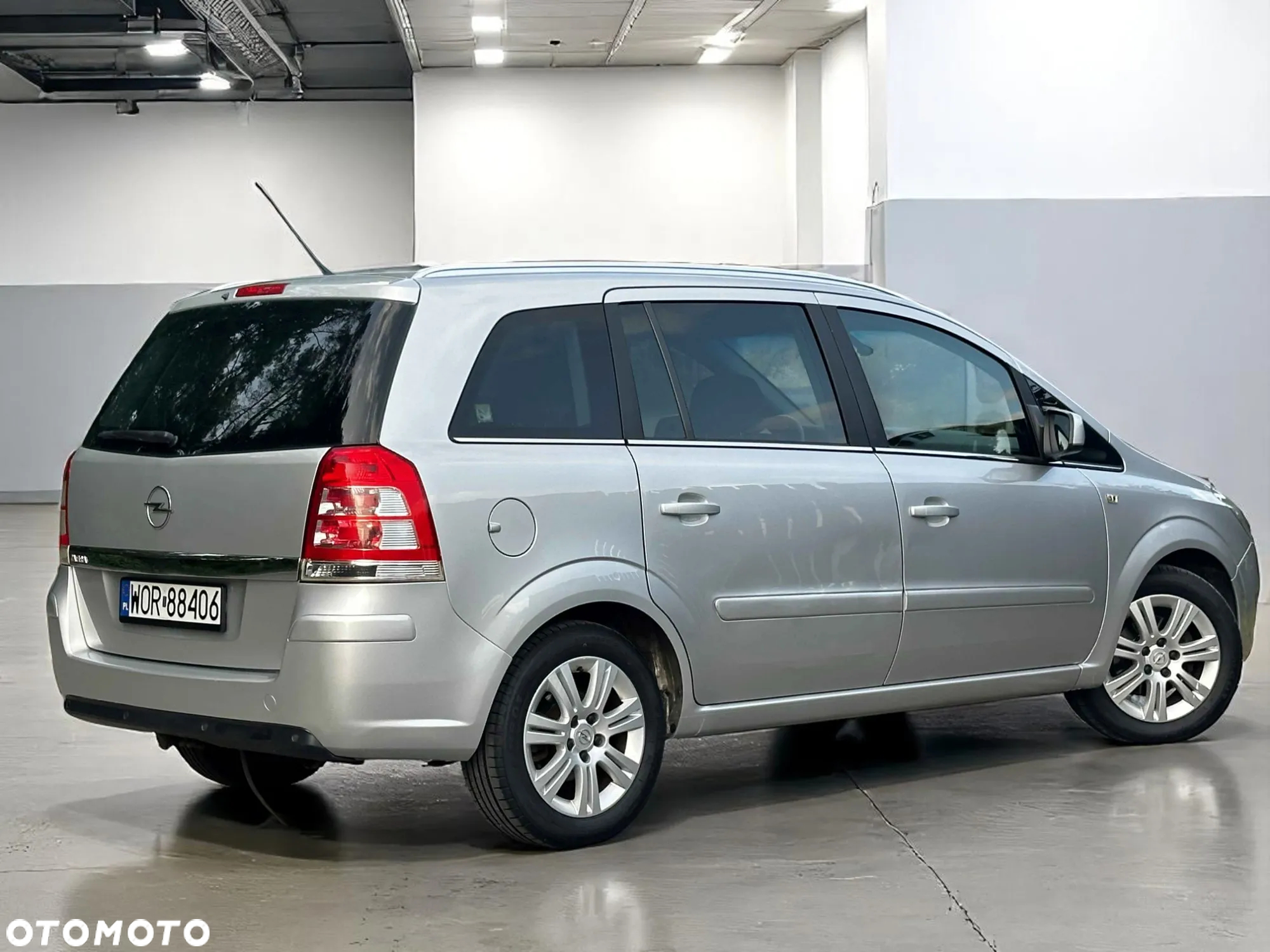Opel Zafira 1.8 Cosmo EU5 - 17