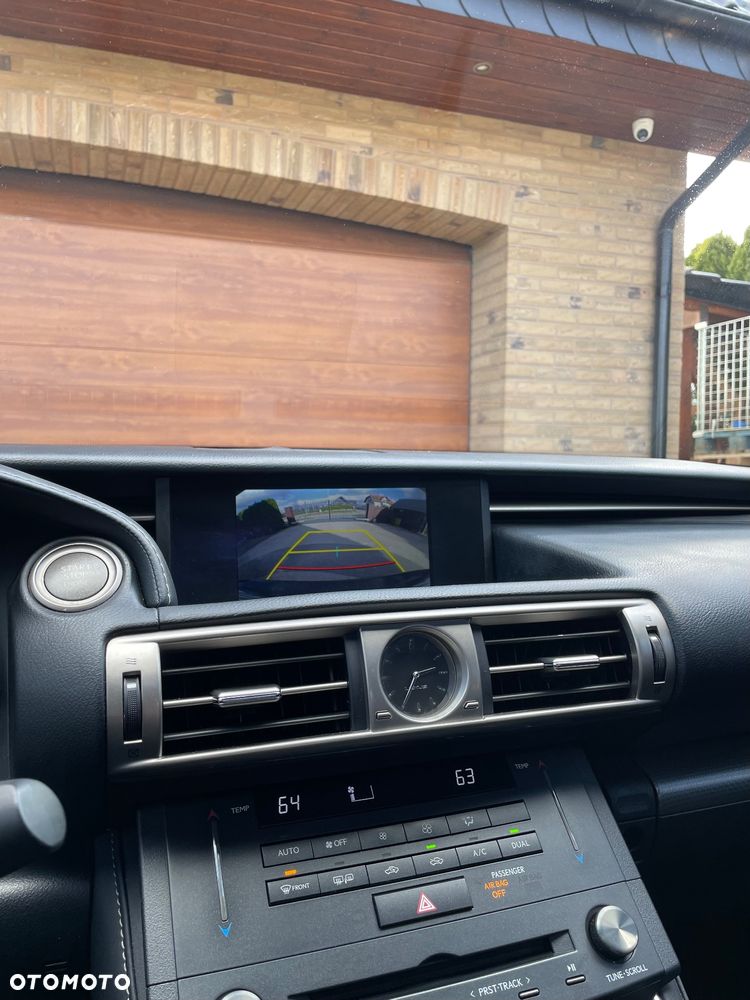 Lexus IS 200t F Sport - 31