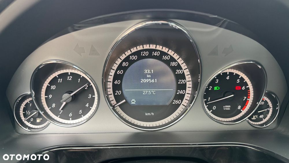 Mercedes-Benz Klasa E 200 CGI BlueEffICIENCY Avantgarde - 17