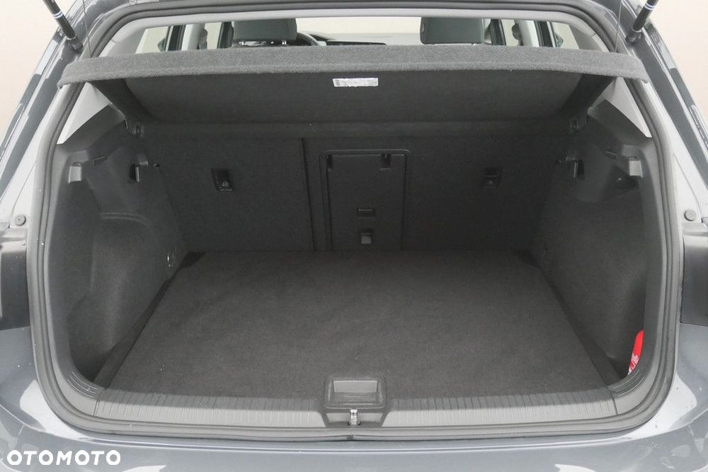 Volkswagen Golf - 16