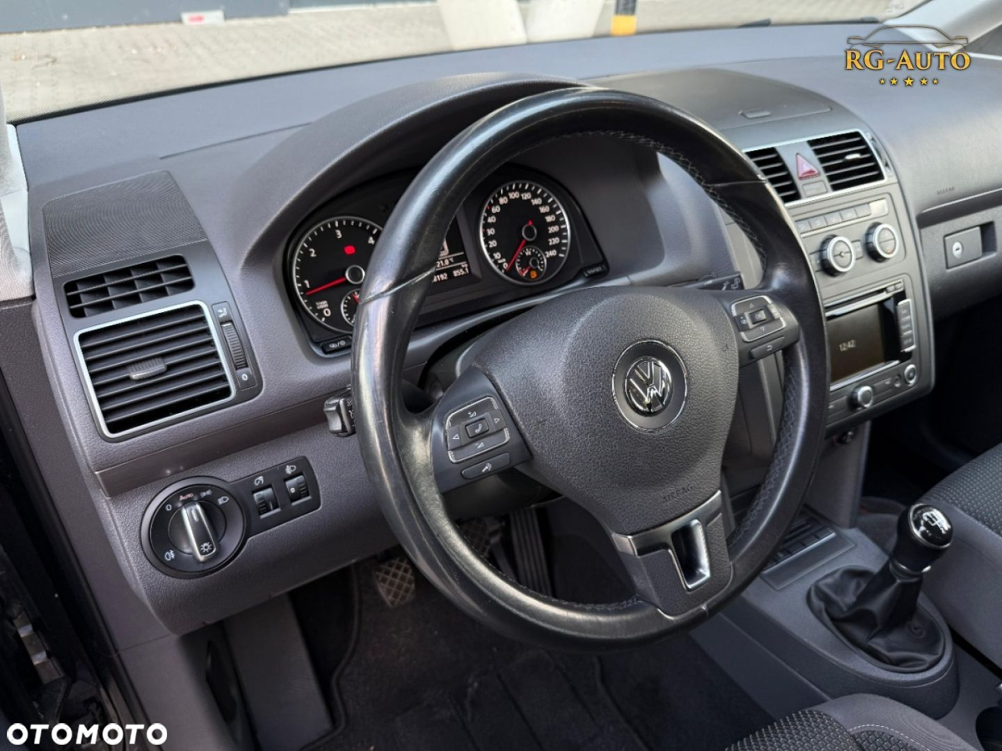 Volkswagen Touran - 35