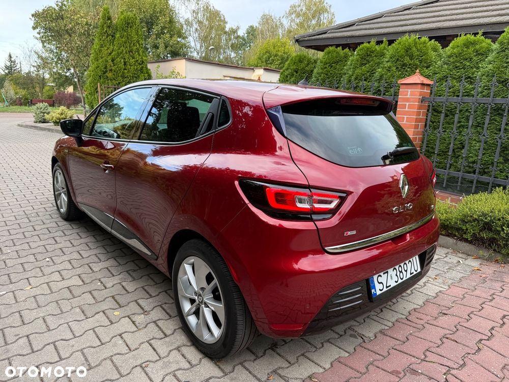 Renault Clio - 11
