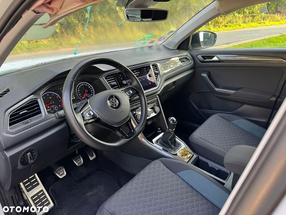 Volkswagen T-Roc - 16