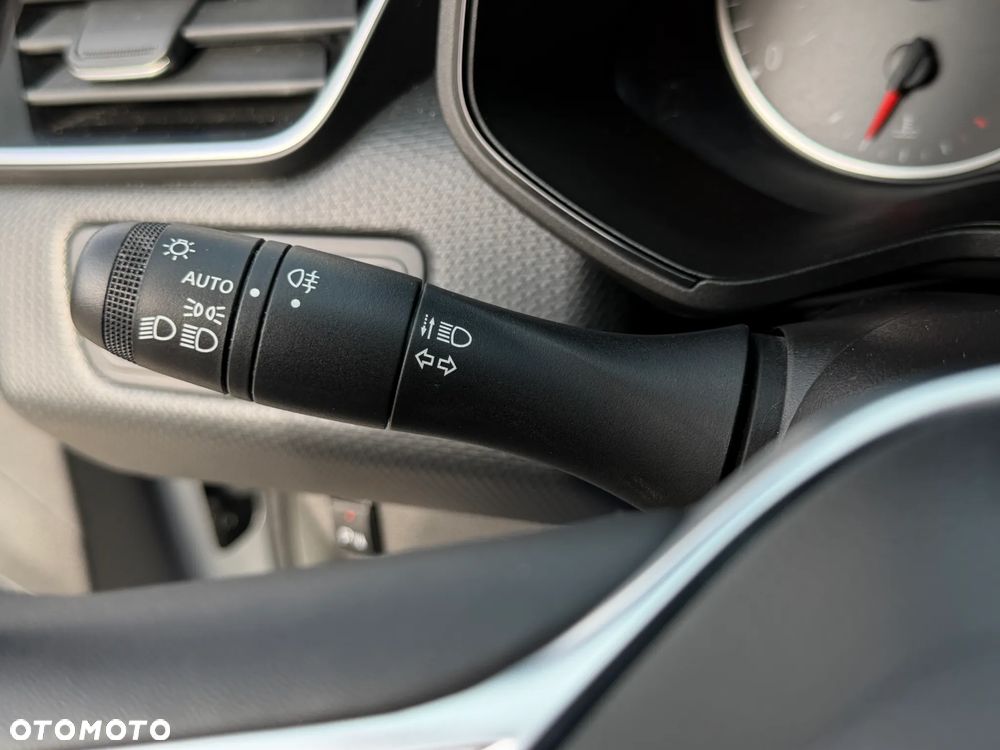 Renault Clio 1.0 TCe Equilibre - 27