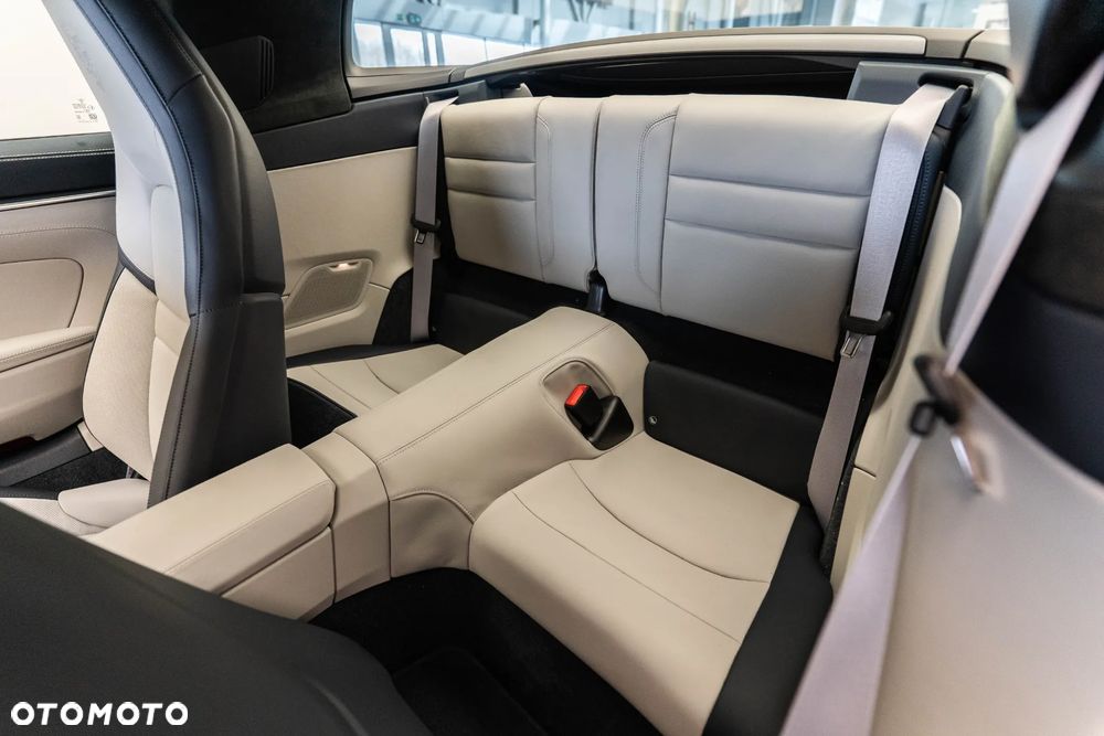 Porsche 911 Targa 4 GTS - 12