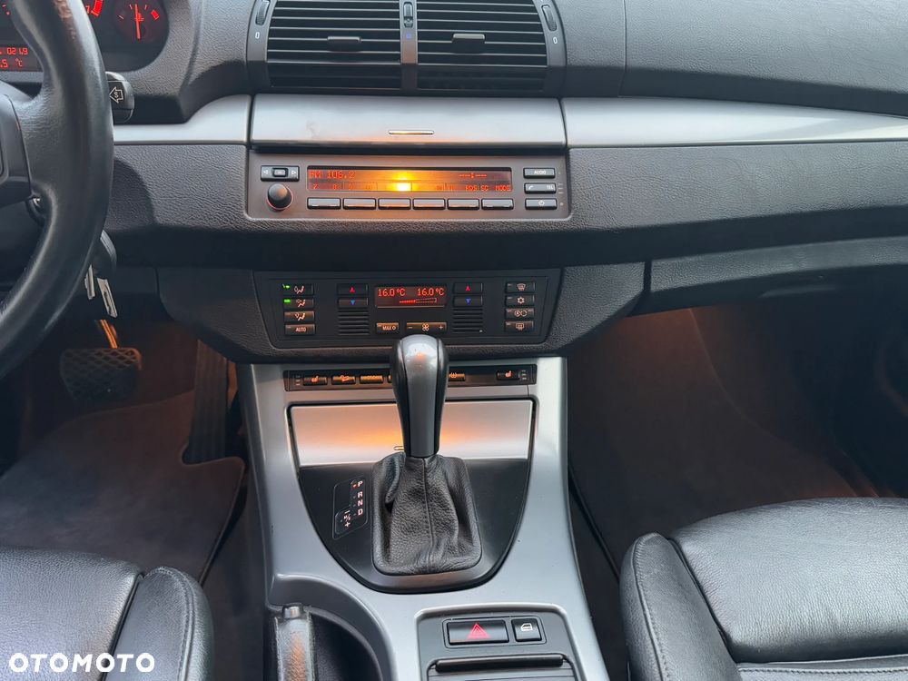 BMW X5 3.0 i - 12