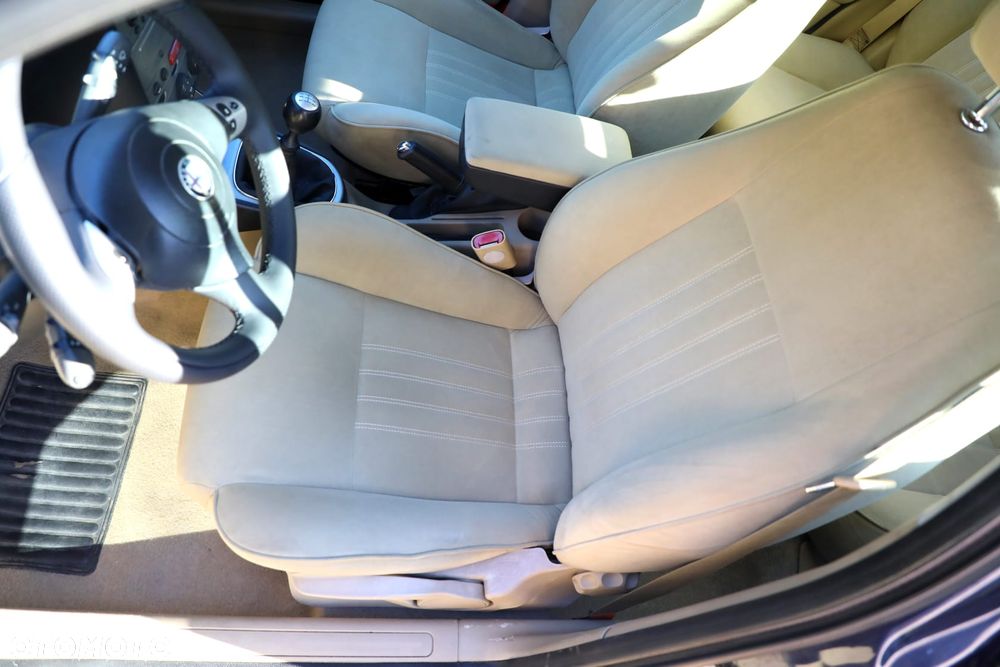 Alfa Romeo 147 - 13