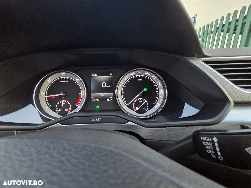 Skoda Superb 2.0 TDI DSG Ambition - 10