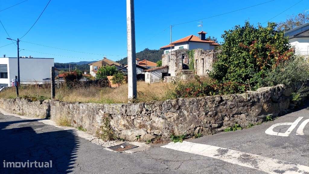 Terreno c/ moradia em Ruínas - Santo Emilião - Grande imagem: 4/13