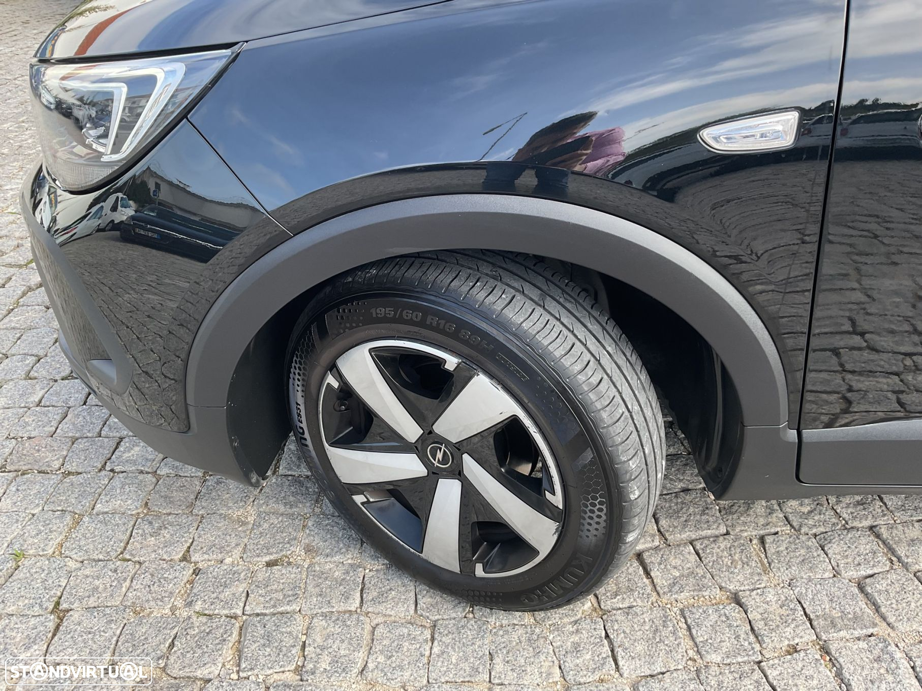 Opel Crossland X 1.2 Business Edition - 24