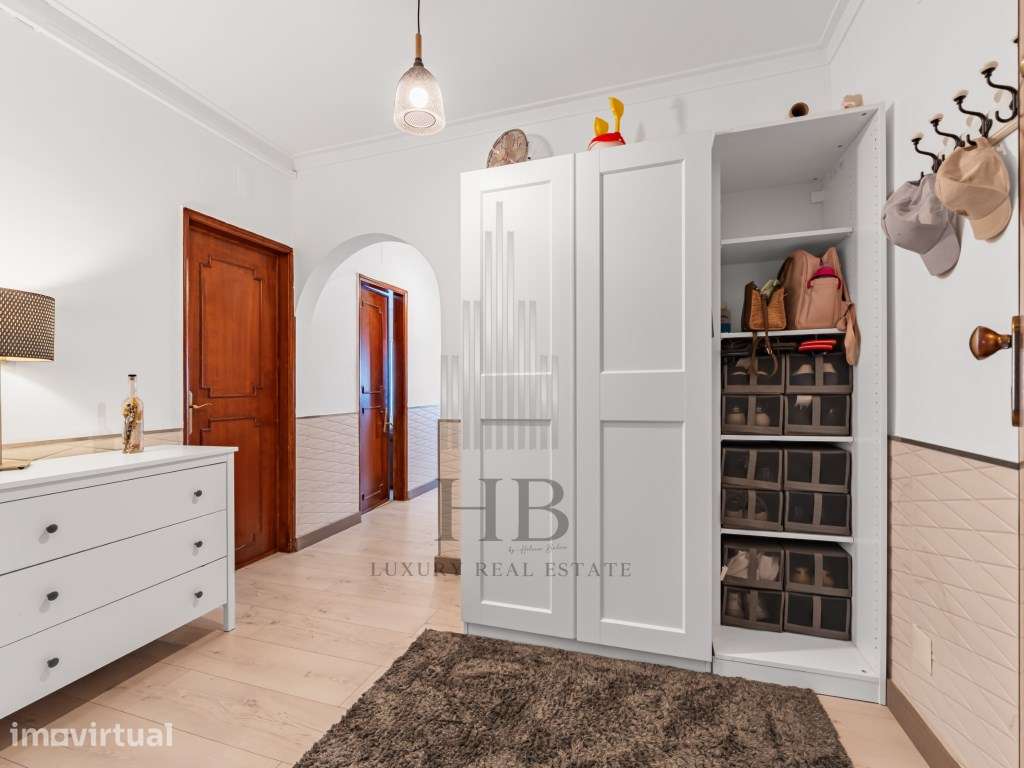 Apartamento T2 Renovado com Arrecadação | Vale Flores | Sintra - Grande imagem: 2/30