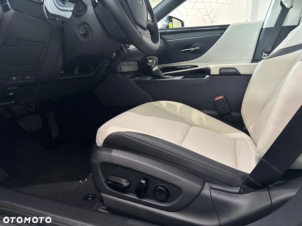 Lexus ES - 15