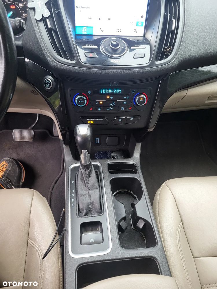 Ford Escape 2.0 EcoBoost FWD Titanium - 24