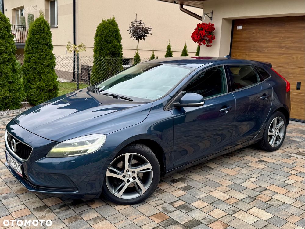 Volvo V40 D3 Momentum - 1