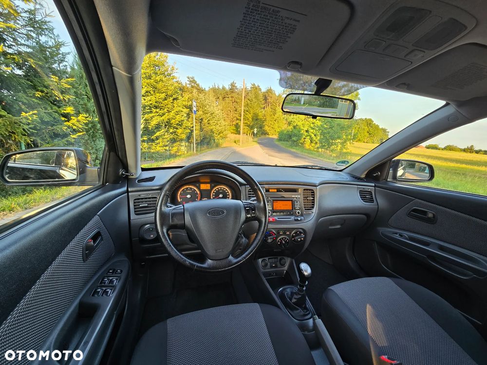 Kia Rio - 7