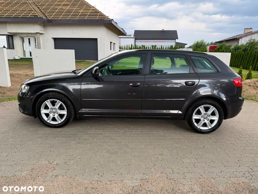 Audi A3 Sportback 1.6 Ambition - 11