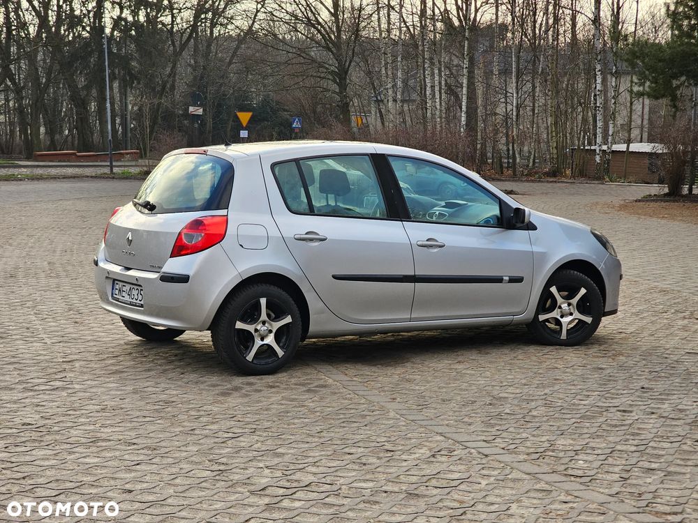 Renault Clio - 7