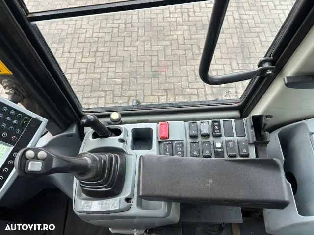 Hitachi ZW 180-6 - 15