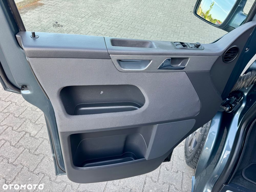 Volkswagen Multivan - 15