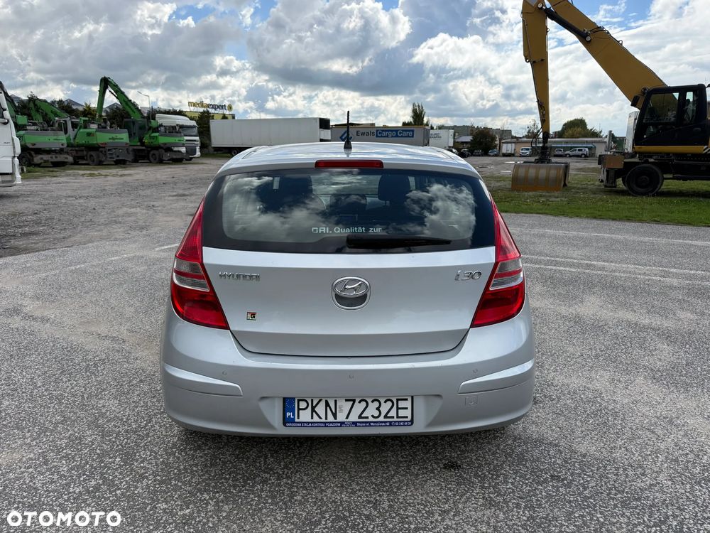 Hyundai i30 1.4 Blue Comfort - 24