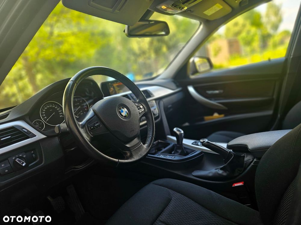 BMW Seria 3 318d - 6