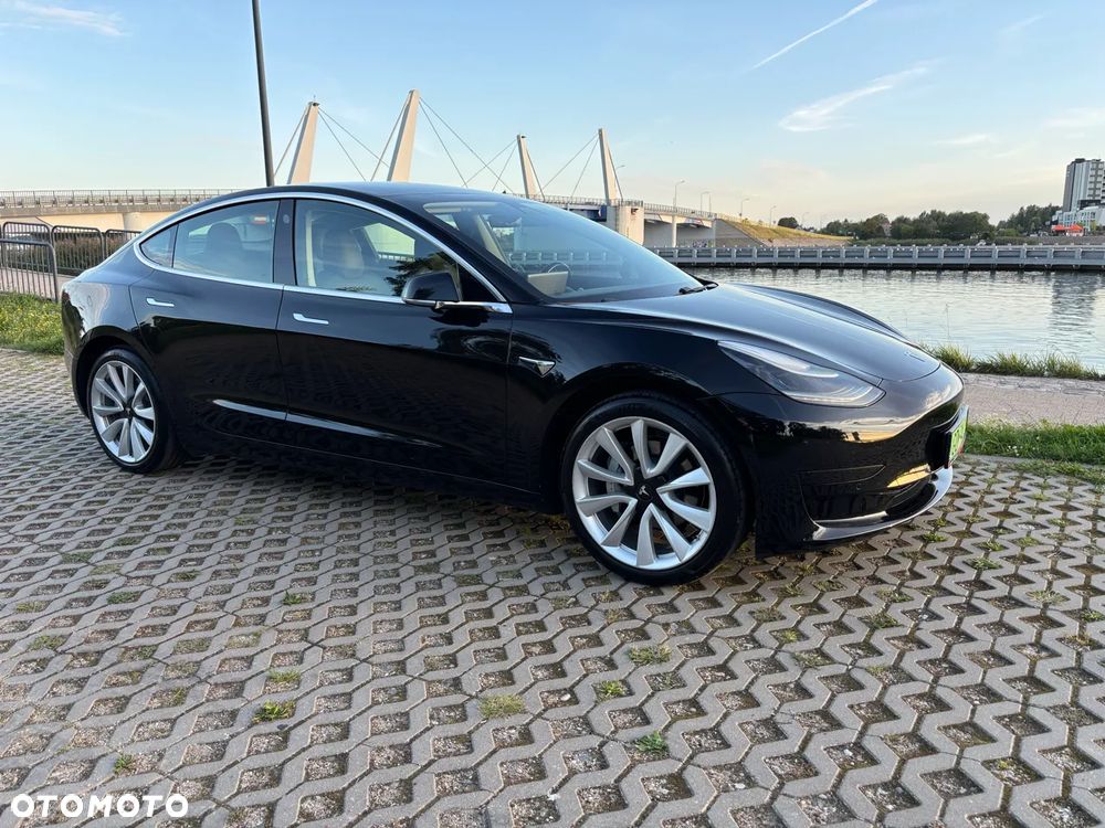 Tesla Model 3 Standard Reichweite Plus Hinterradantrieb - 2