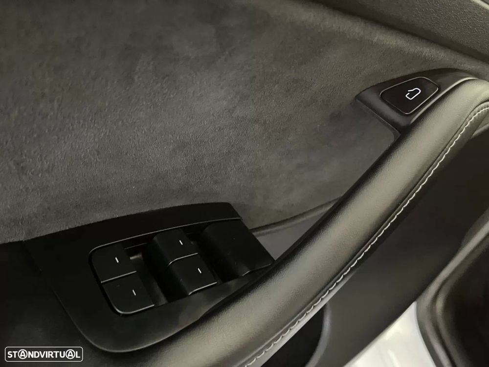 Tesla Model Y Long Range Tração Integral - 40