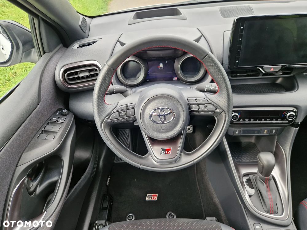 Toyota Yaris Hybrid 1.5 GR Sport - 19