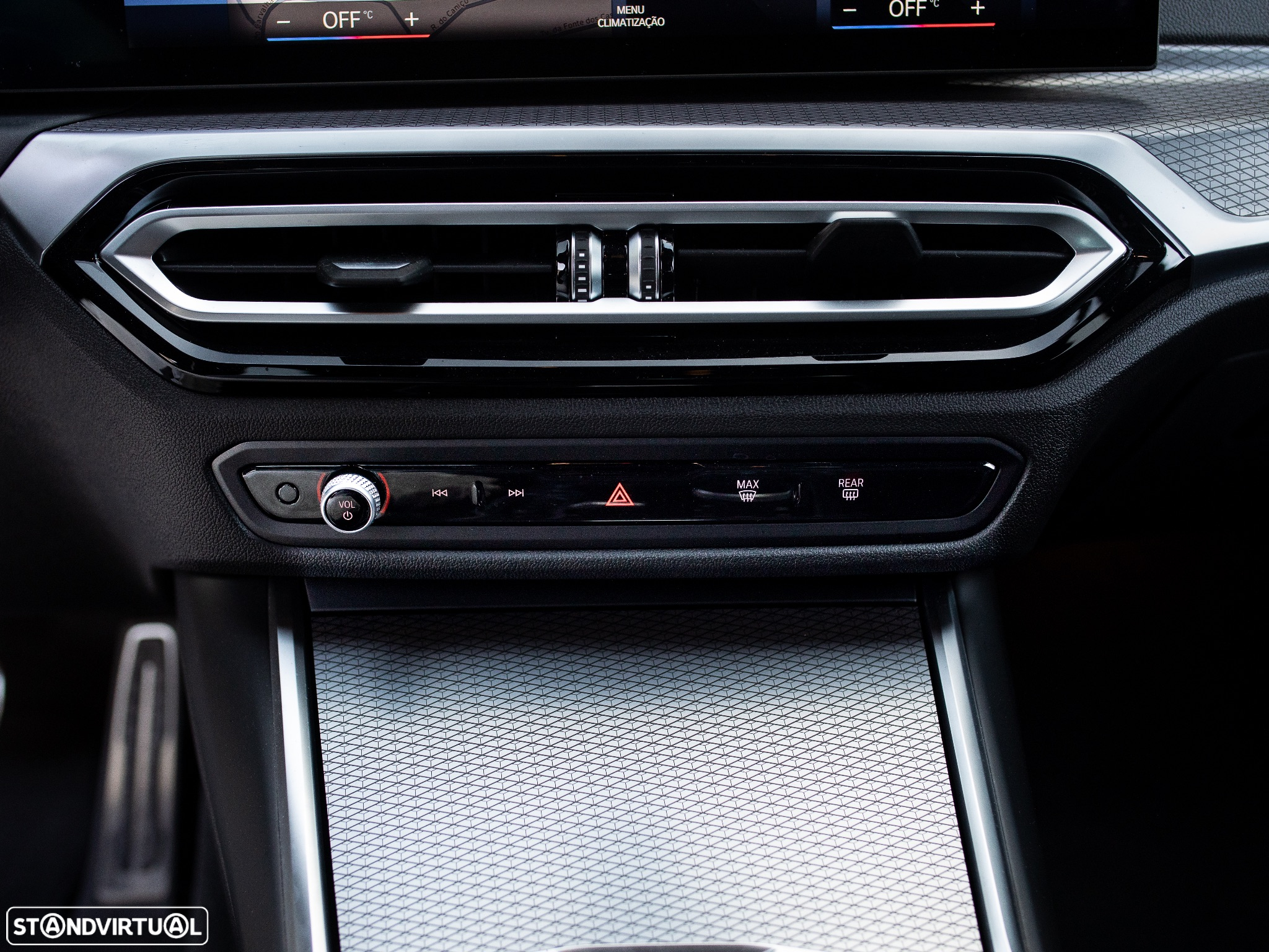 BMW 330 e Touring Pack M Auto - 31