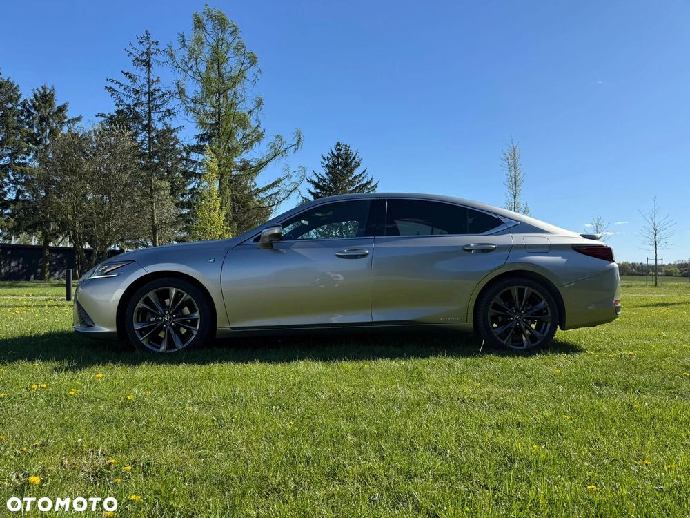 Lexus ES 300h F Sport - 2