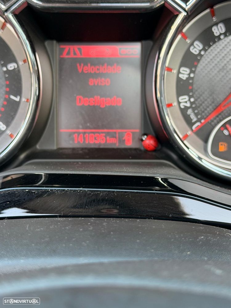 Opel Adam 1.0 T Rocks - 13