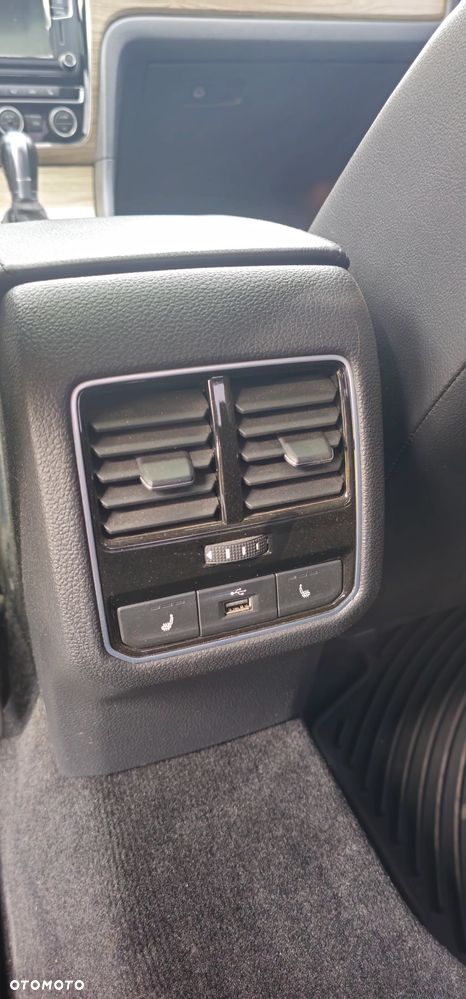 Volkswagen Passat - 13