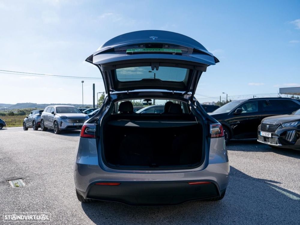 Tesla Model Y Standard - 14