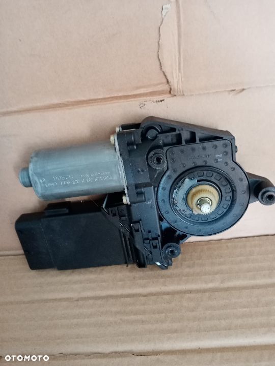 Silniczek Szyby prawy Przod VW Passat B5 3b4837752fc - 2