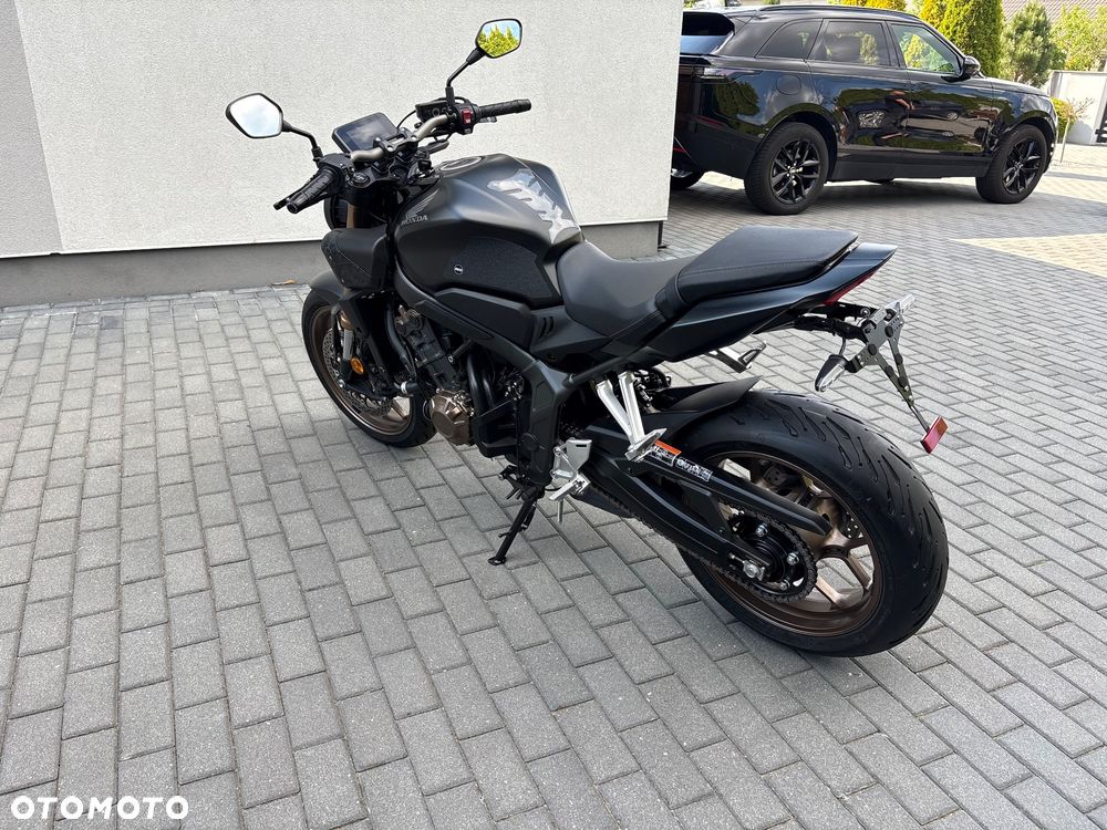 Honda CB - 12