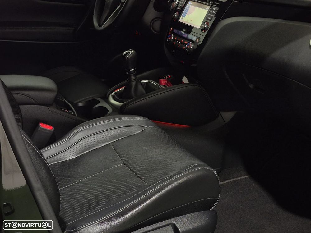 Nissan Qashqai 1.6 dCi Tekna Premium 17 Pele S P.Preta - 9