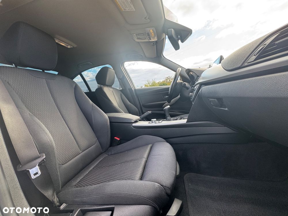 BMW Seria 3 316i M Sport - 14