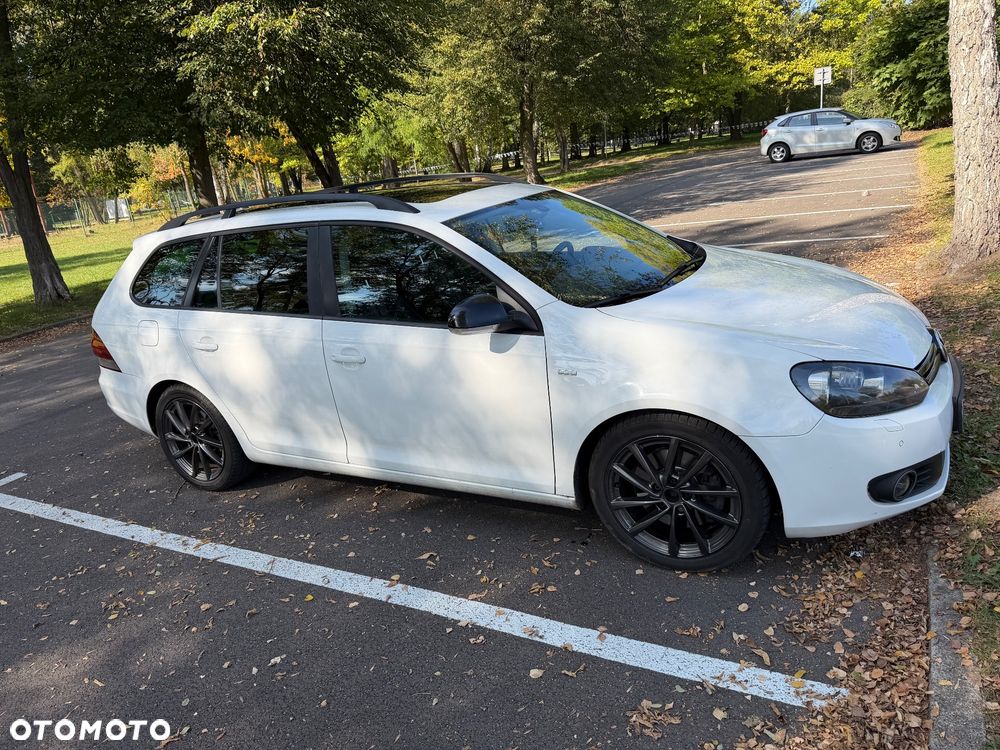 Volkswagen Golf - 8