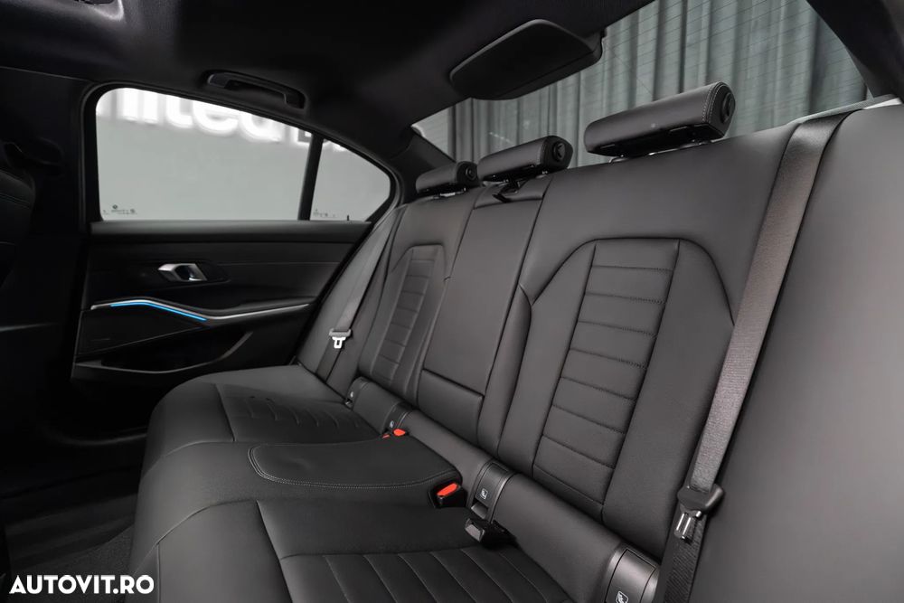 BMW Seria 3 330d xDrive Aut. M Sport - 31