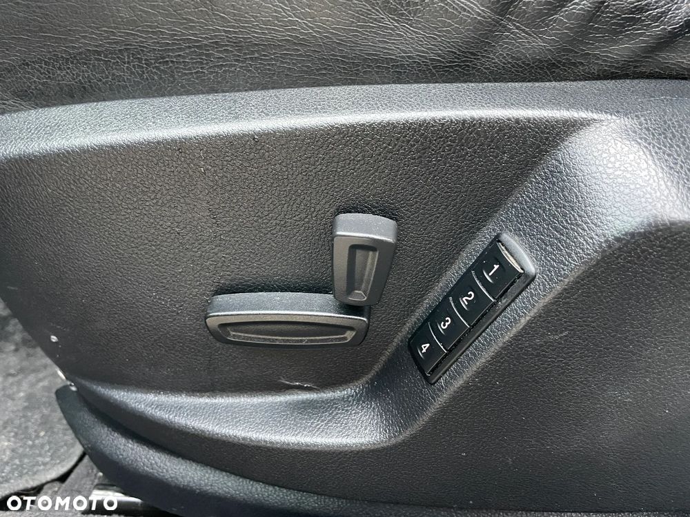 Ford Galaxy 2.0 TDCi Ghia - 14